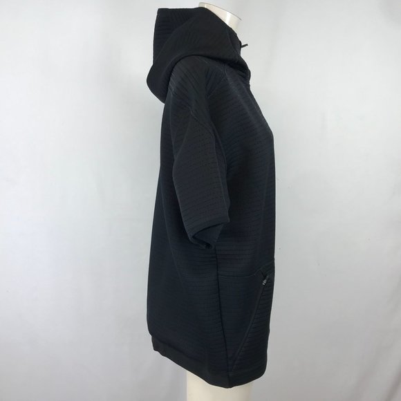 NIKE PRO ~ MENS MEDIUM ~ BLACK HOODED SHORT SLEEVE FITNESS TOP CQ8343-010 - Picture 2 of 8